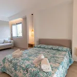 Molo Brin Rooms & Suites